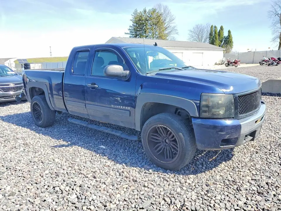 2011 CHEVROLET SILVERADO K1500 LT  