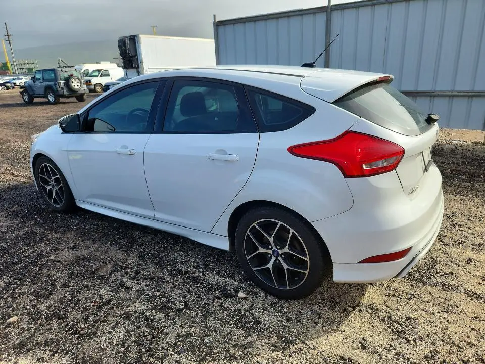 2016 FORD FOCUS SE  