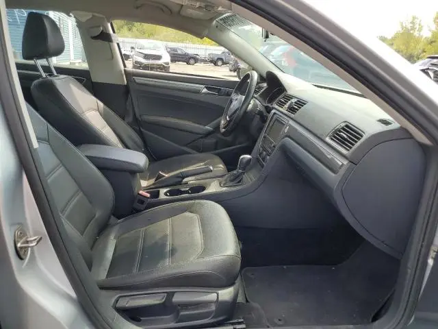 2018 VOLKSWAGEN PASSAT SE