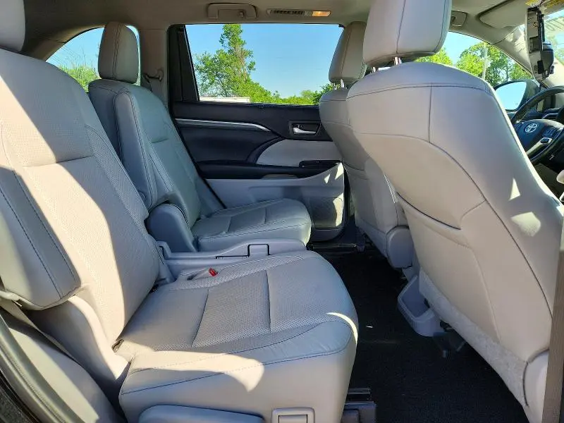 2019 TOYOTA HIGHLANDER LIMITED  