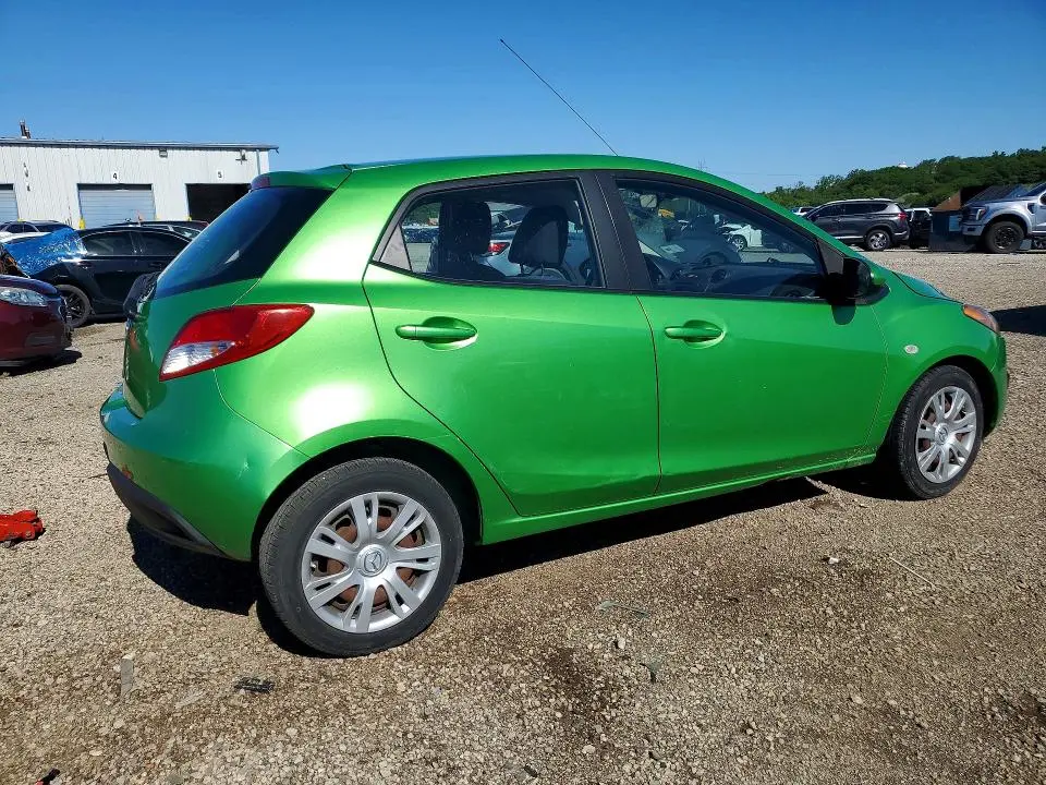 2013 MAZDA MAZDA2   