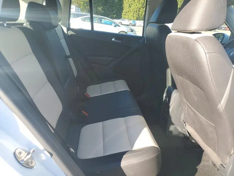 2016 VOLKSWAGEN TIGUAN S  