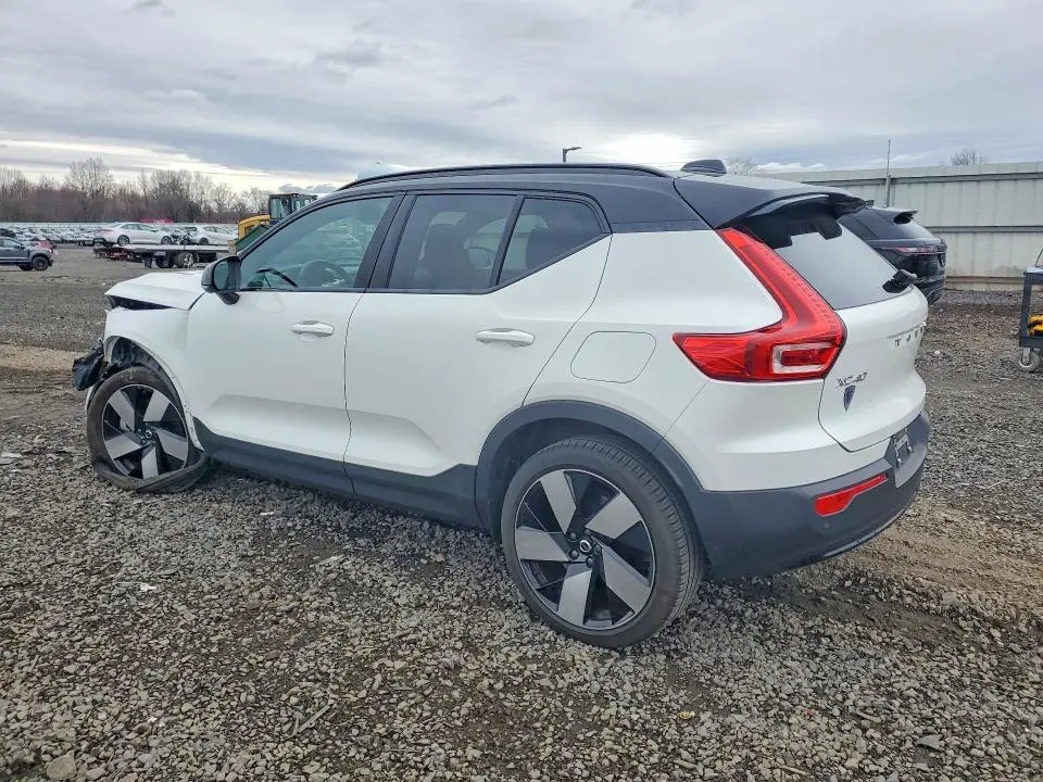 2024 VOLVO XC40 RECHARGE PLUS  