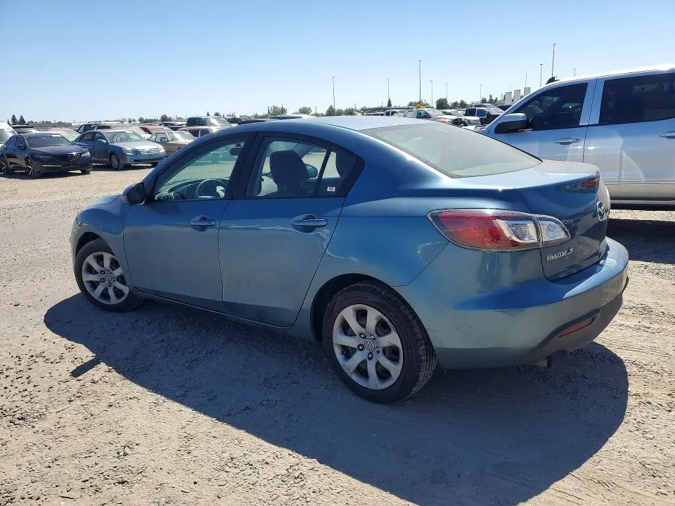 2011 MAZDA 3 I  