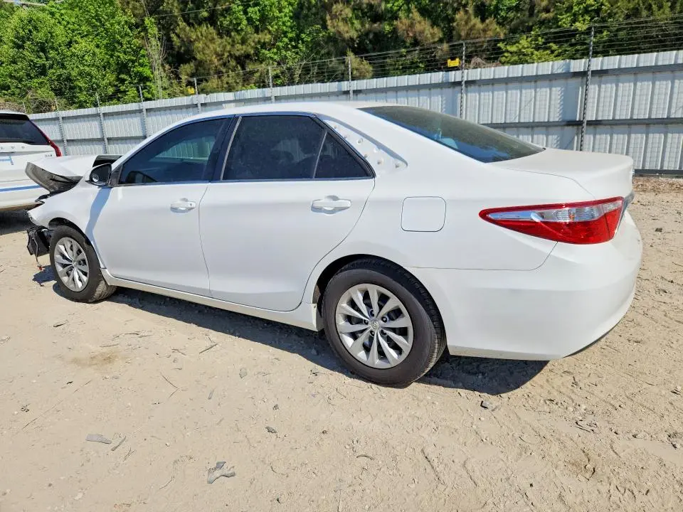 2016 TOYOTA CAMRY LE  