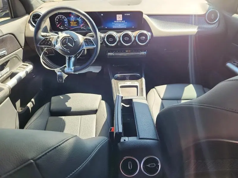 2025 MERCEDES-BENZ GLA 250  