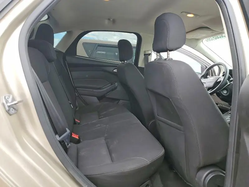2018 FORD FOCUS SE  