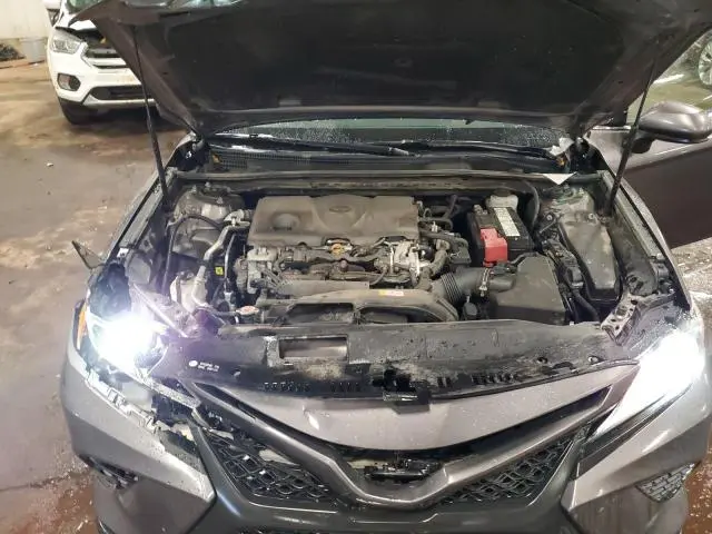 2019 TOYOTA CAMRY SE  