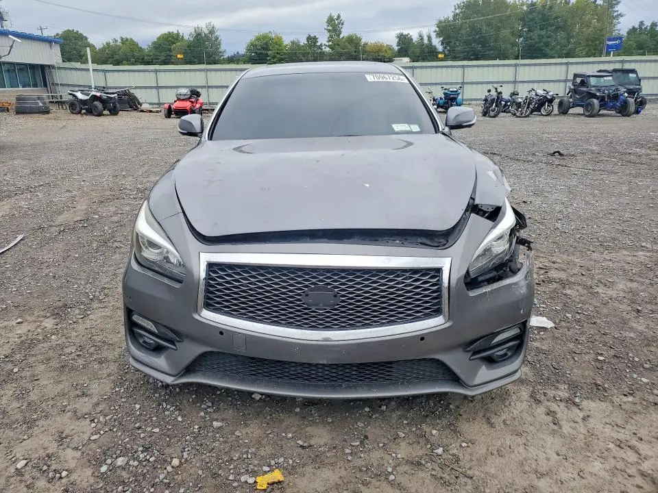 2015 INFINITI Q70 3.7  