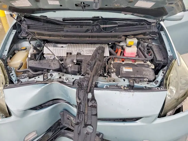 2013 TOYOTA PRIUS THREE  