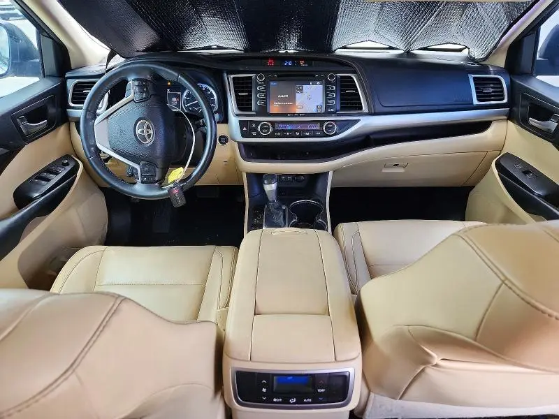 2017 TOYOTA HIGHLANDER XLE  