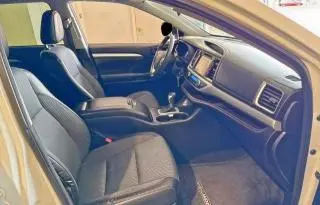2016 TOYOTA HIGHLANDER LE  