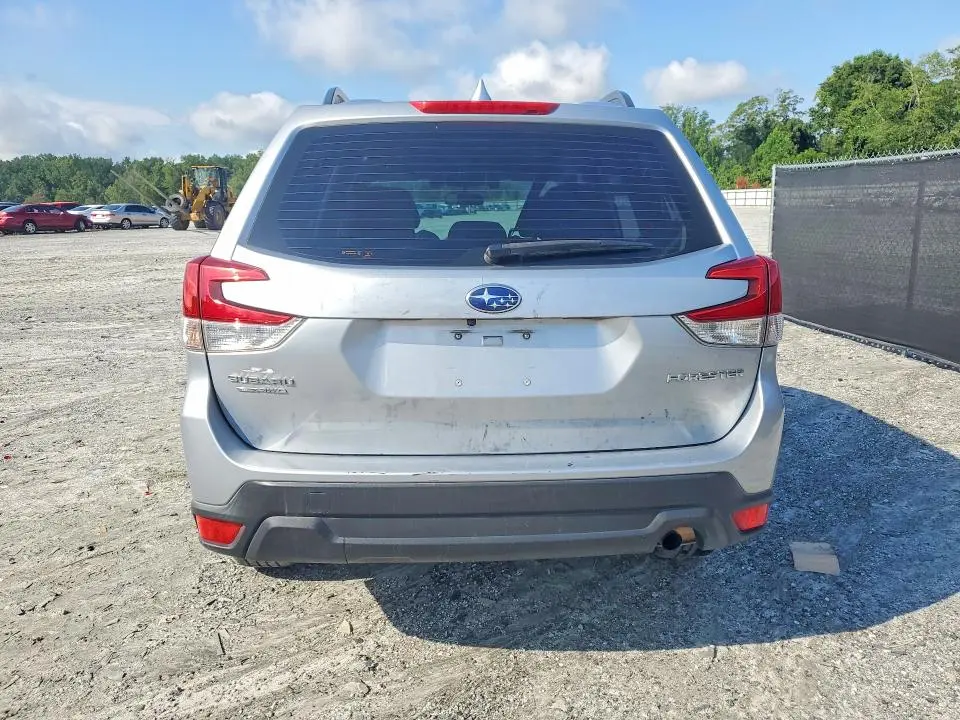 2021 SUBARU FORESTER   