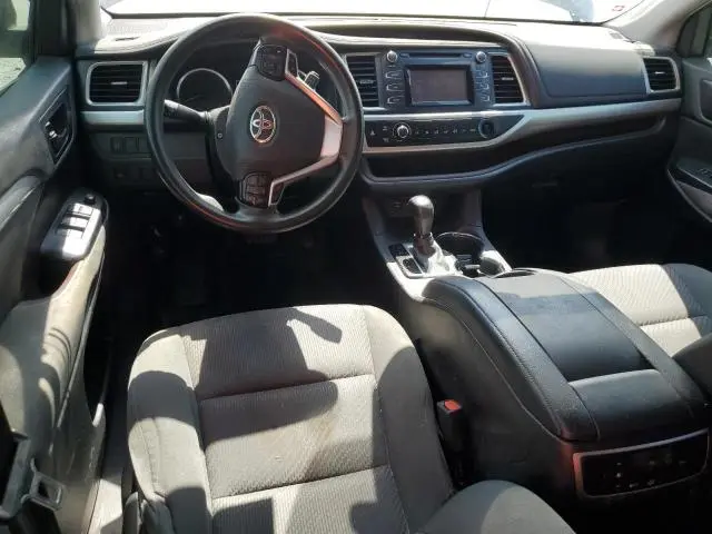 2019 TOYOTA HIGHLANDER LE  