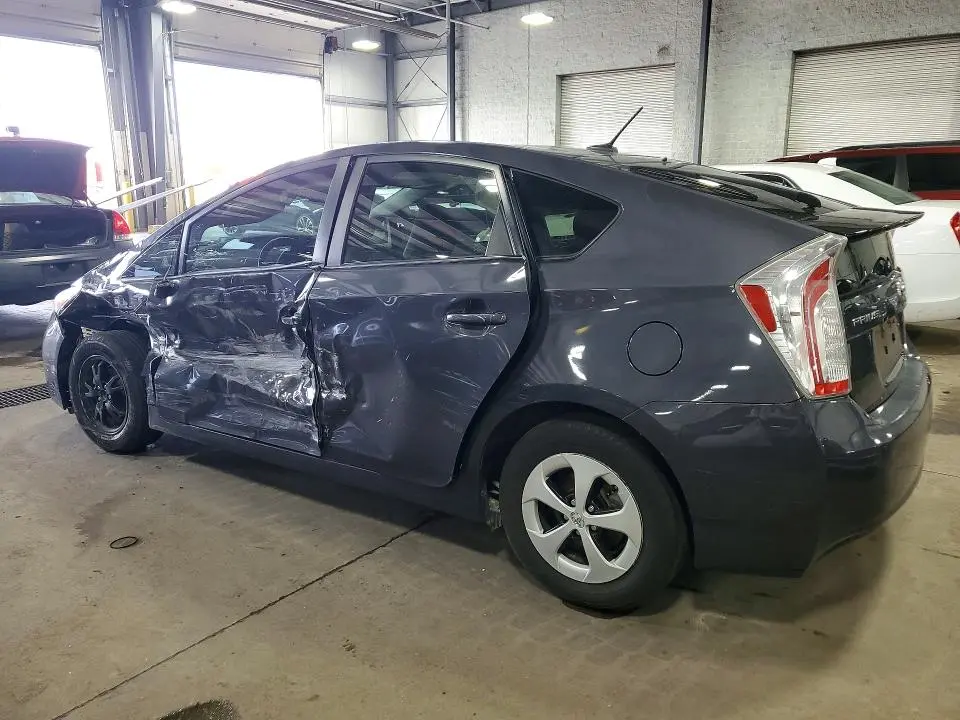 2015 TOYOTA PRIUS THREE  