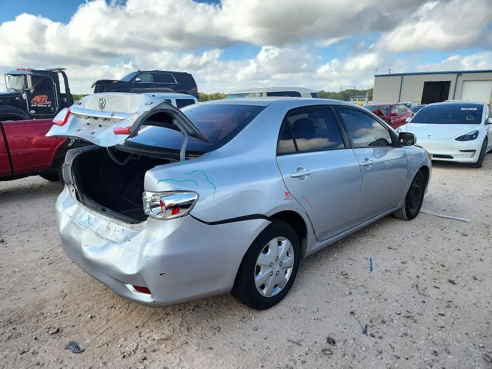 2011 TOYOTA COROLLA LE  