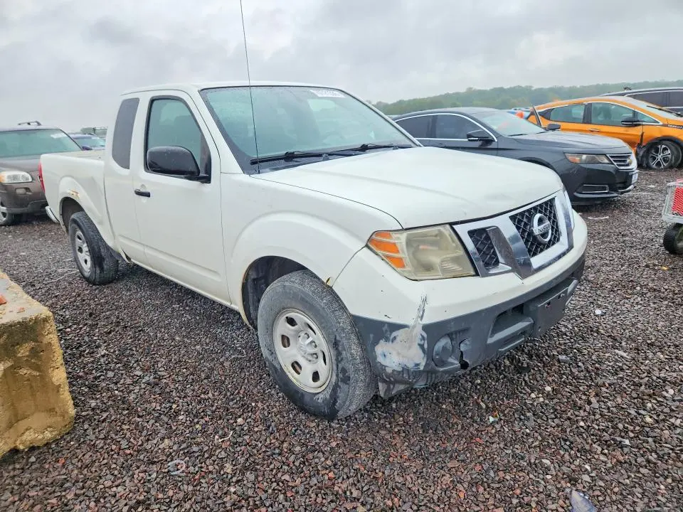 2015 NISSAN FRONTIER S  