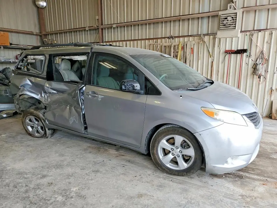2011 TOYOTA SIENNA LE  