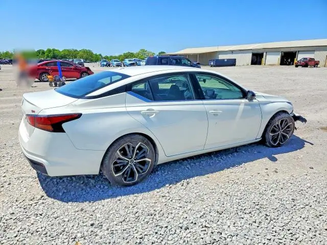 2024 NISSAN ALTIMA SR  