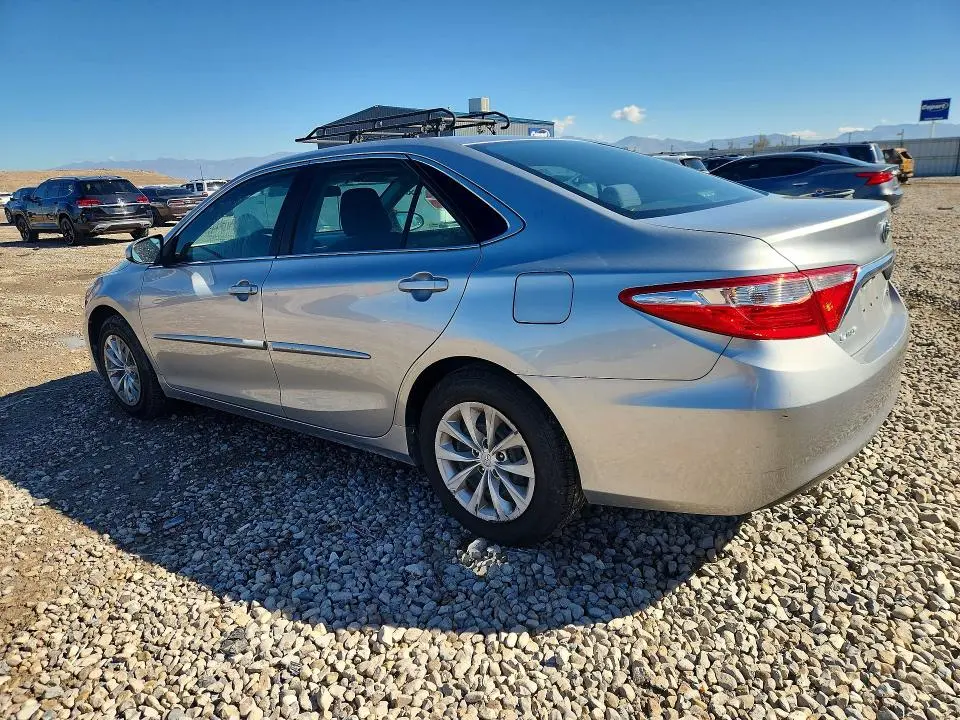 2015 TOYOTA CAMRY LE  