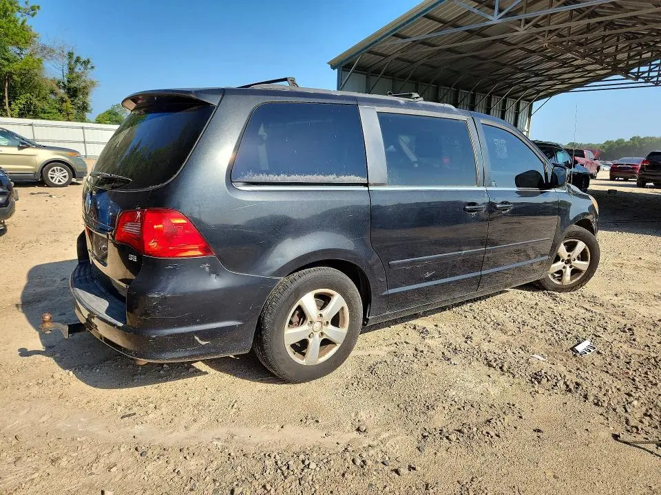 2011 VOLKSWAGEN ROUTAN SE  
