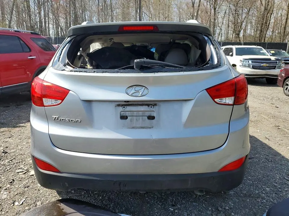 2015 HYUNDAI TUCSON SE  