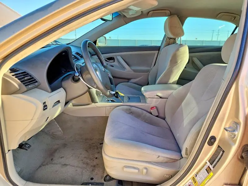 2010 TOYOTA CAMRY LE  