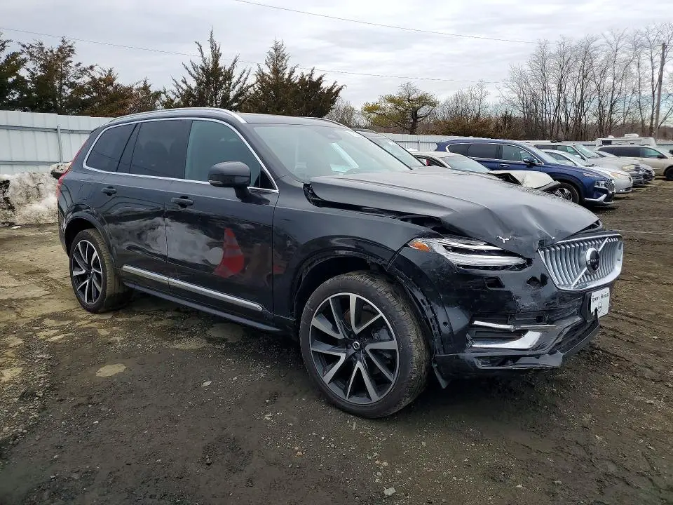 2023 VOLVO XC90 PLUS  
