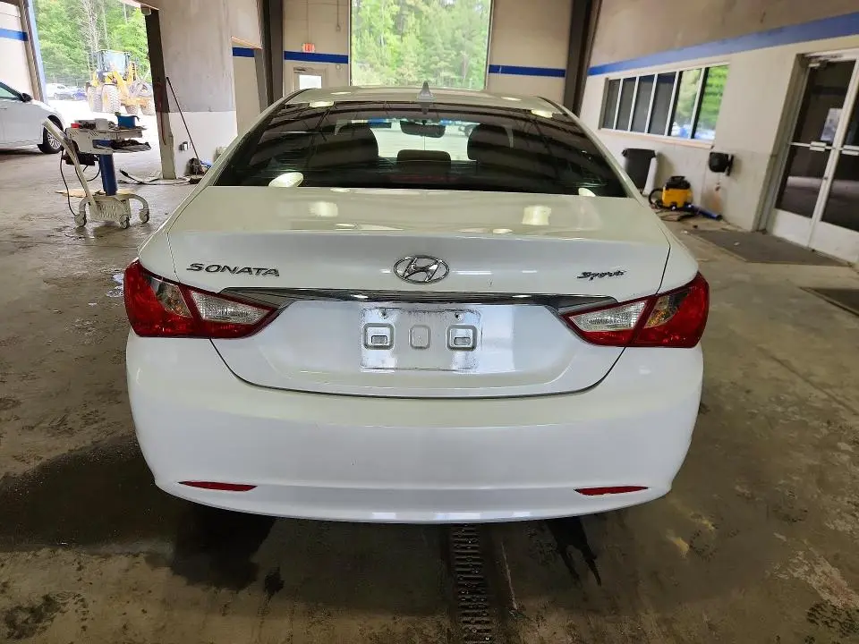 2011 HYUNDAI SONATA GLS  