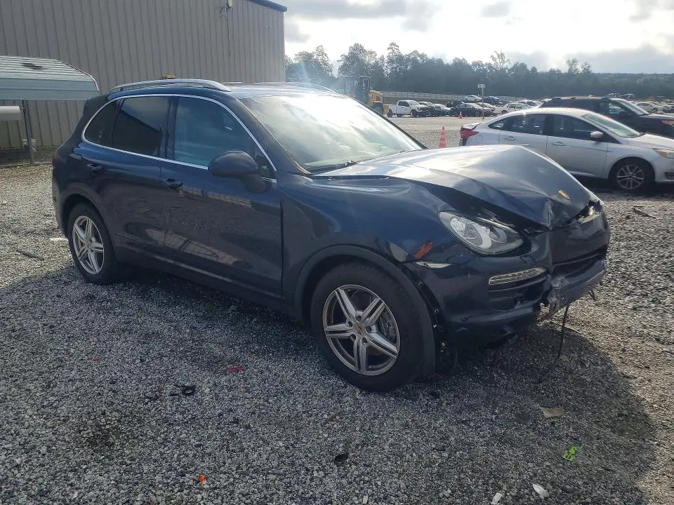 2014 PORSCHE CAYENNE   