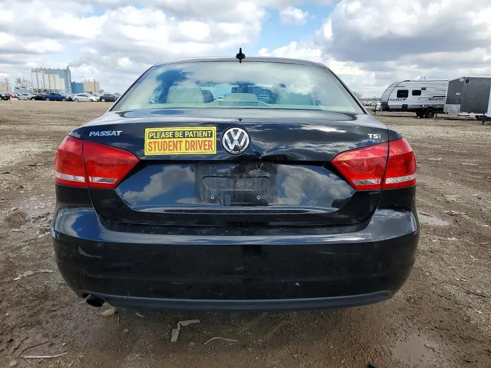 2015 VOLKSWAGEN PASSAT S  