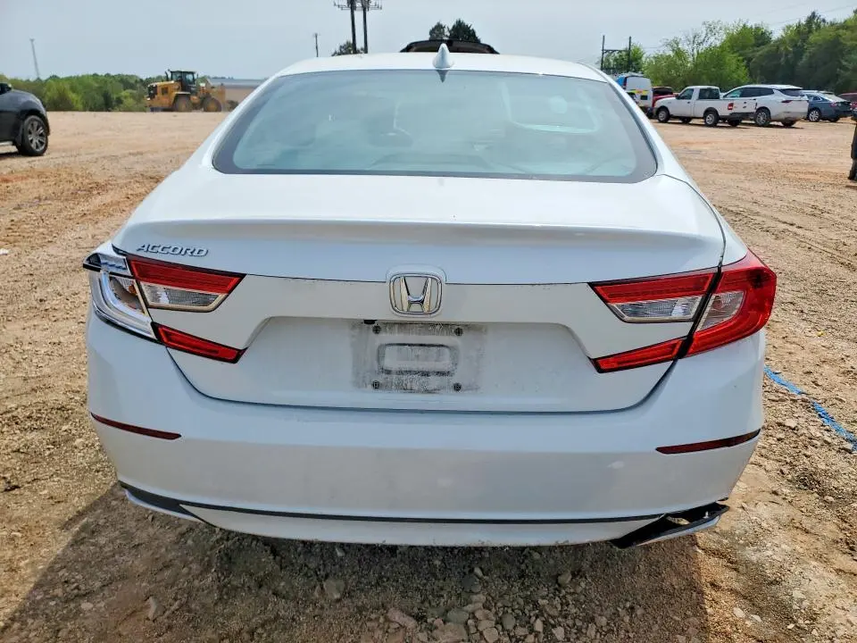 2018 HONDA ACCORD LX  