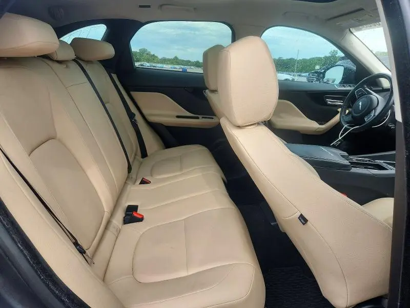 2018 JAGUAR F-PACE PREMIUM  