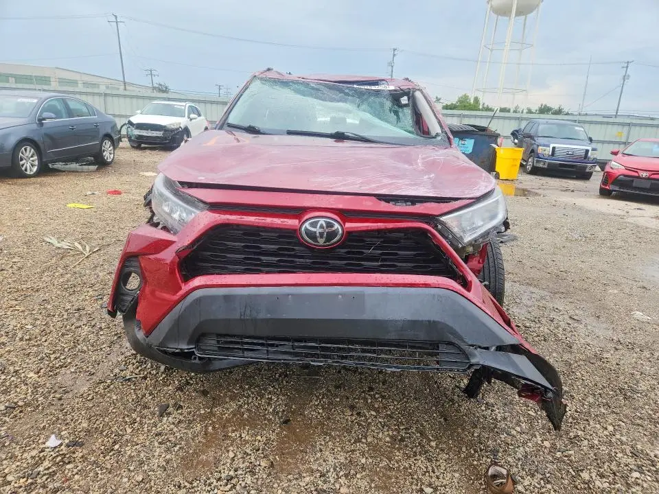 2019 TOYOTA RAV4 XLE  