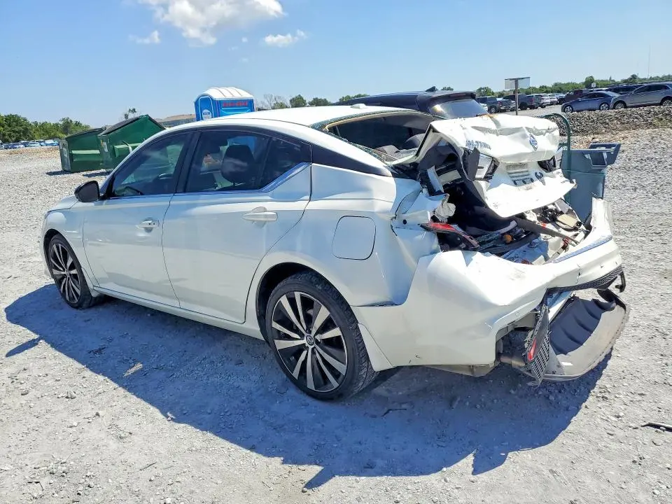 2021 NISSAN ALTIMA SR  