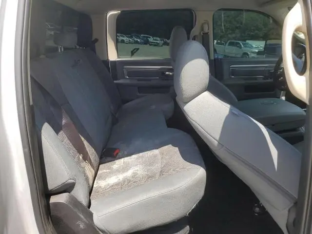 2016 RAM 1500 SLT  