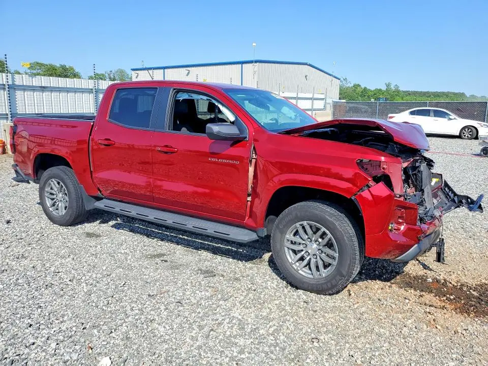 2024 CHEVROLET COLORADO LT  