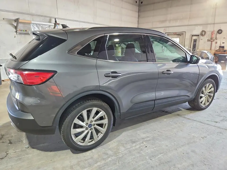 2021 FORD ESCAPE TITANIUM  