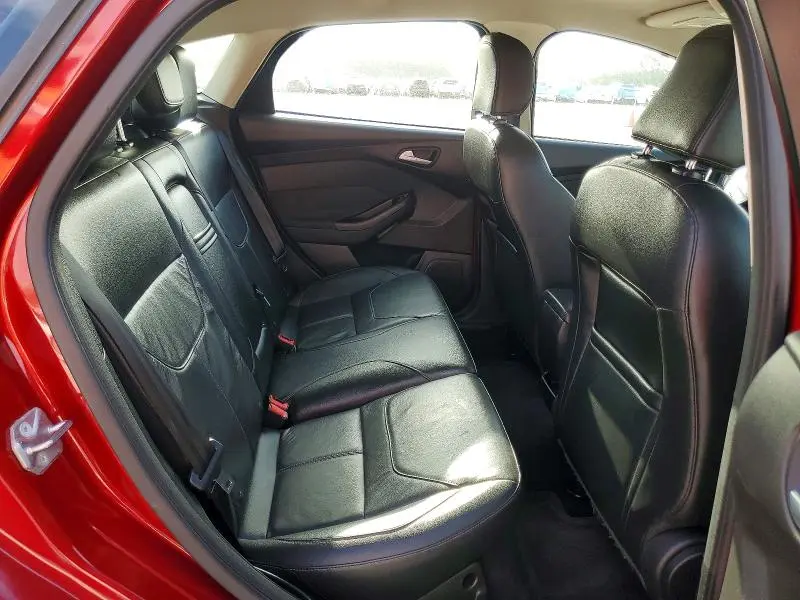 2016 FORD FOCUS SE  