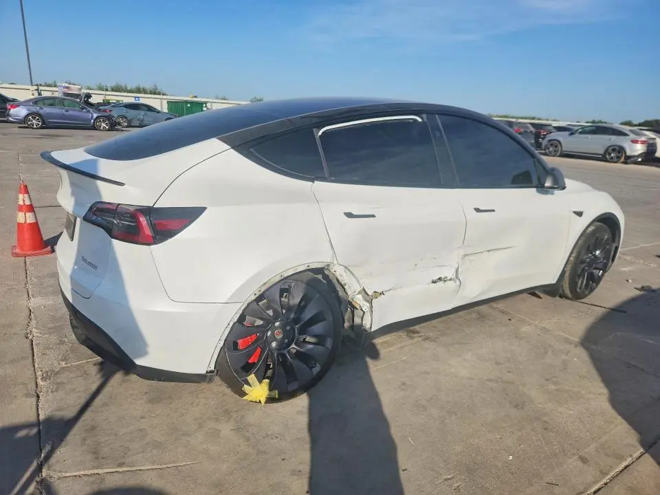 2024 TESLA MODEL Y   