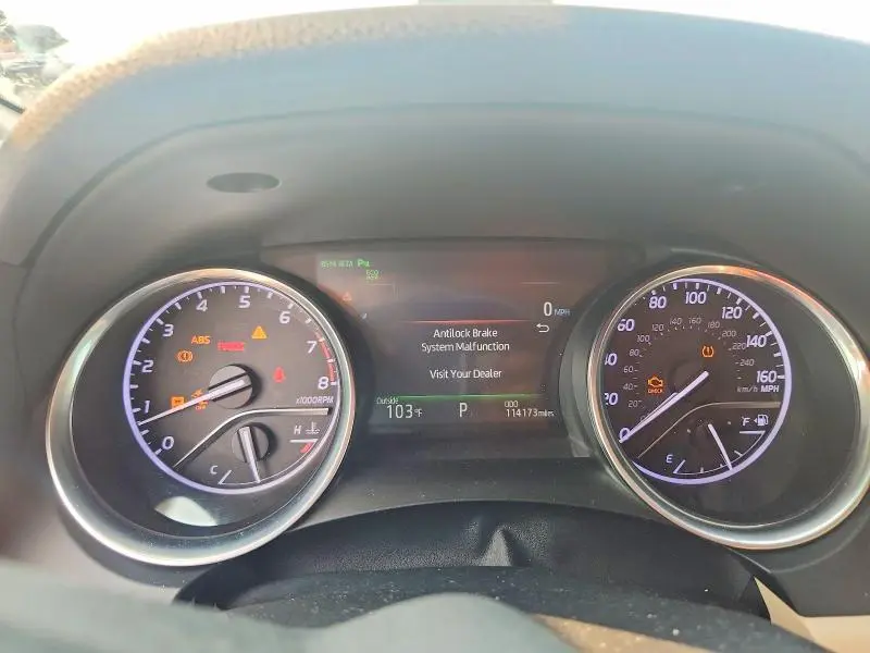 2018 TOYOTA CAMRY XLE  