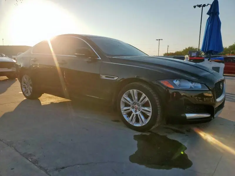 2018 JAGUAR XF PREMIUM  