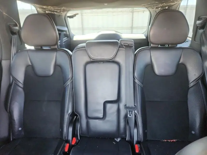 2017 VOLVO XC90 T6  
