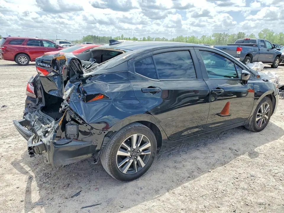 2024 NISSAN VERSA SV  
