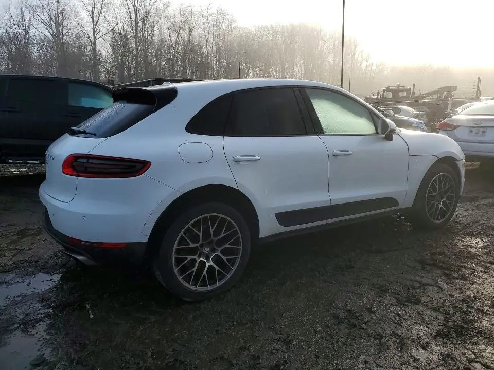 2018 PORSCHE MACAN   