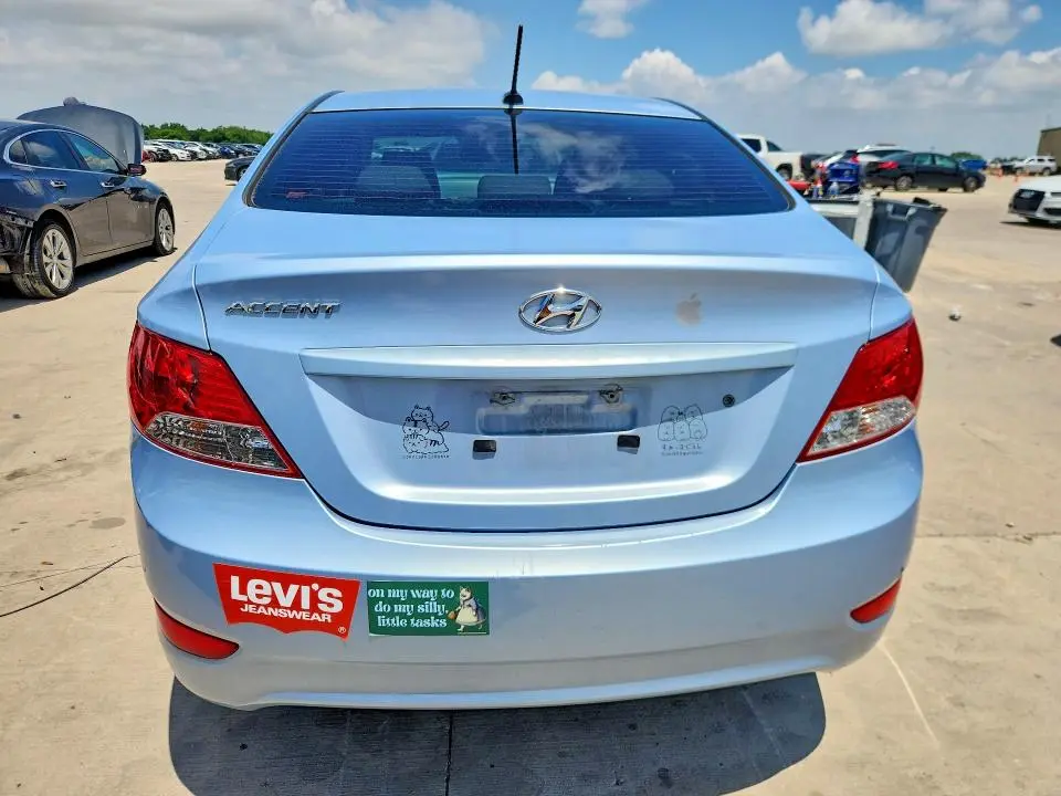2012 HYUNDAI ACCENT GLS  