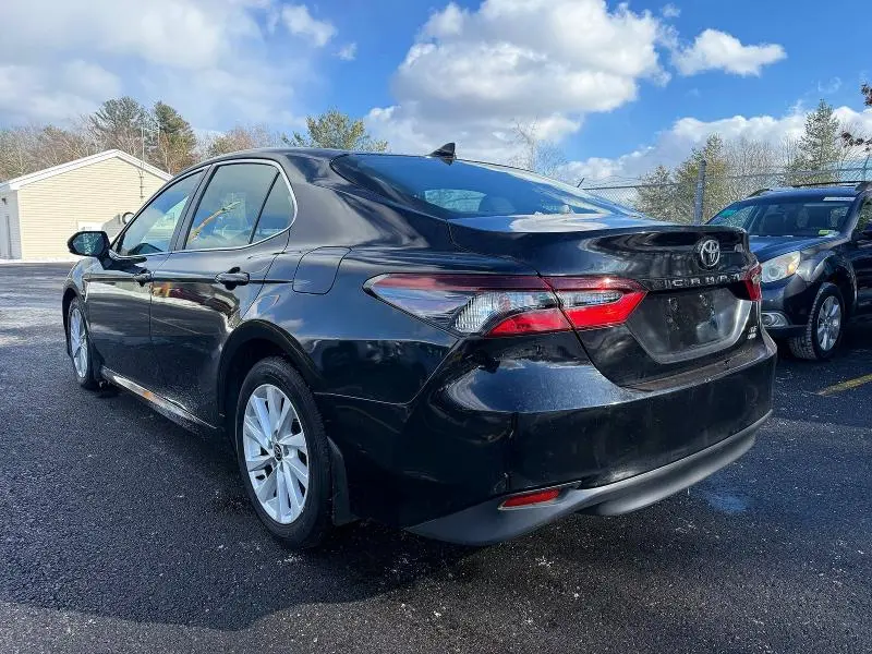 2021 TOYOTA CAMRY LE  