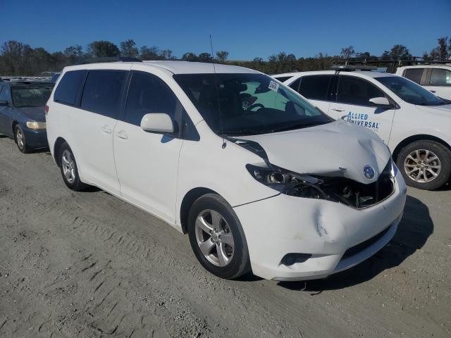 2014 TOYOTA SIENNA LE