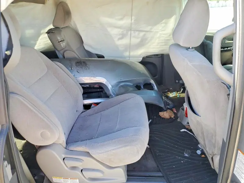 2016 TOYOTA SIENNA LE 8-PASSENGER  