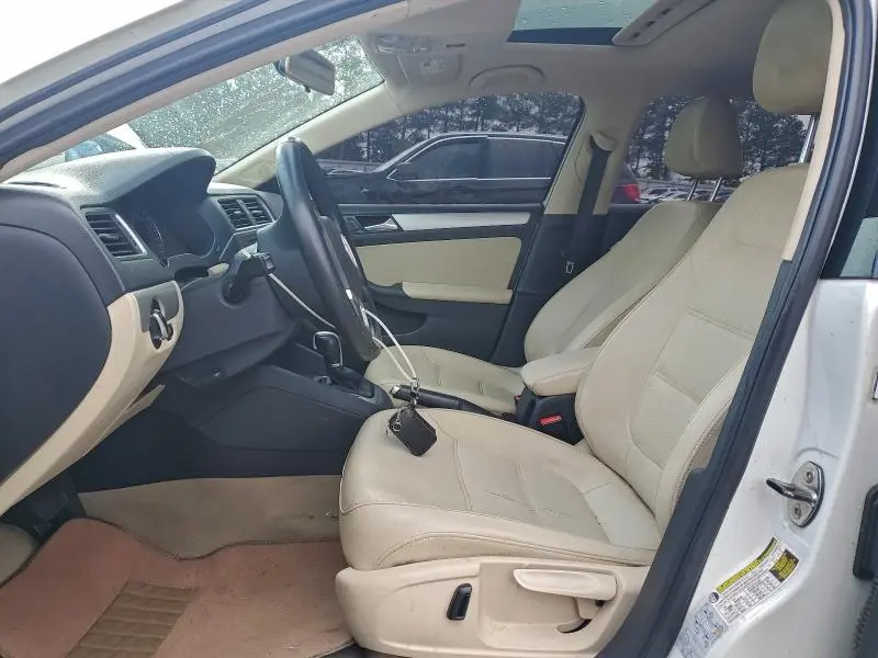 2014 VOLKSWAGEN JETTA SE  